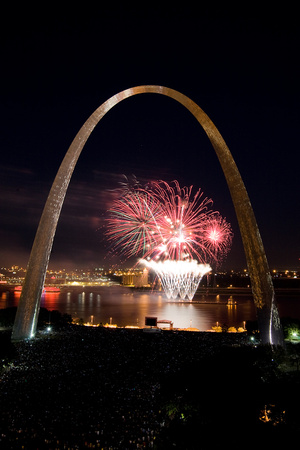 07 07-03 Arch Fireworks062