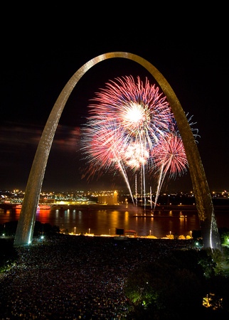 07 07-03 Arch Fireworks088